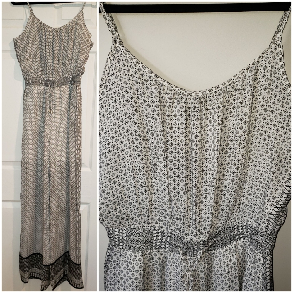 Forever 21 Black & White Summer Jumpsuit Size Small